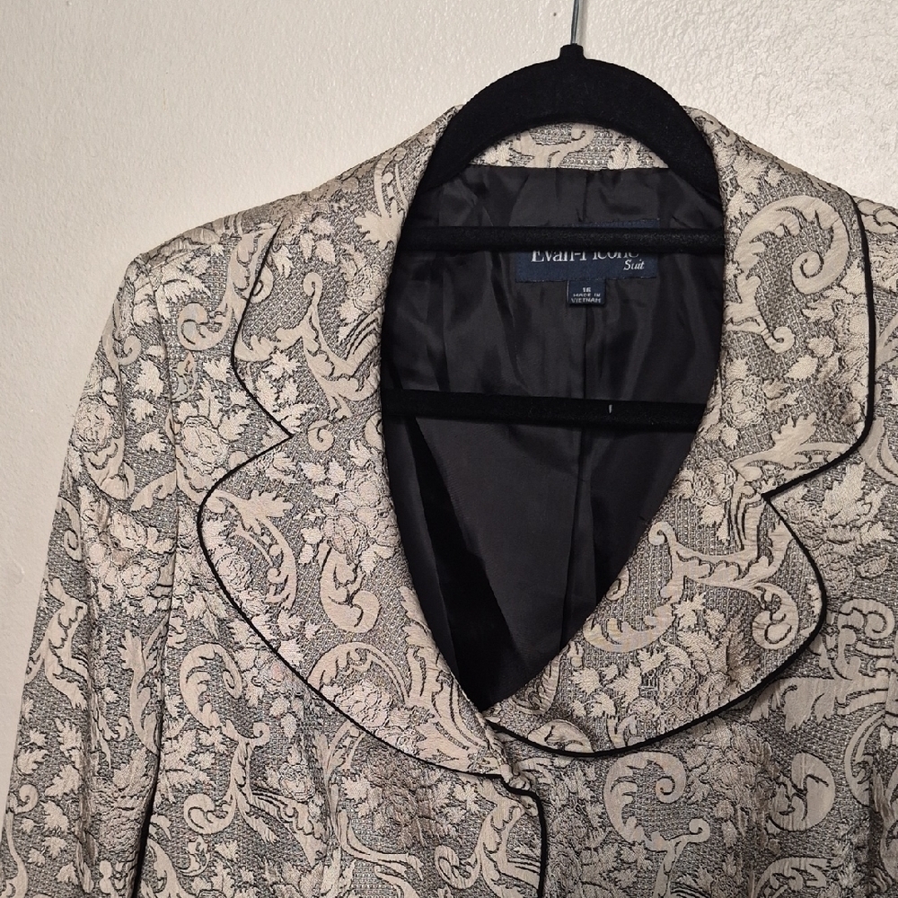 Evan Picone Beige and Black Patterned Blazer - Picture 5 of 15